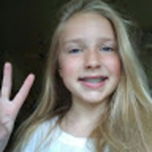 Meet your Posher, Leah and ava